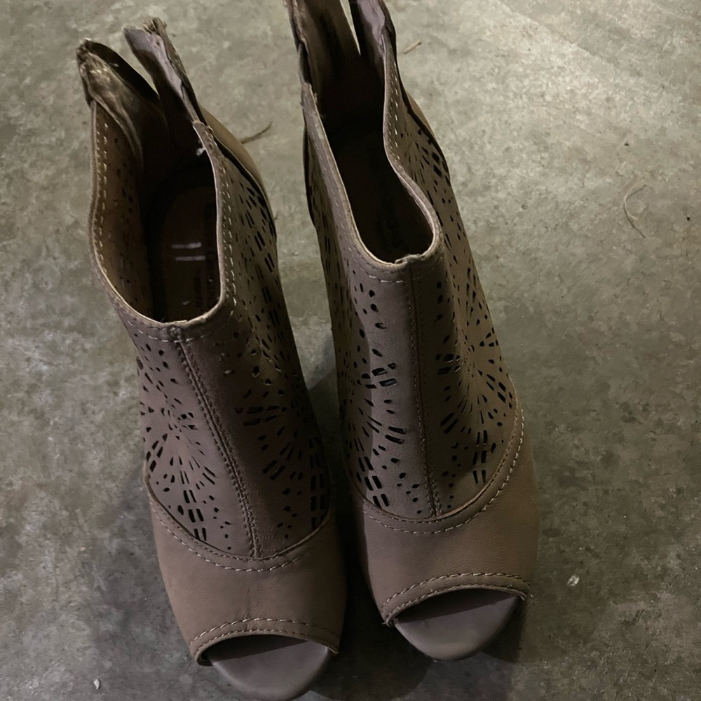 Comfortable Shoes; slightly used.